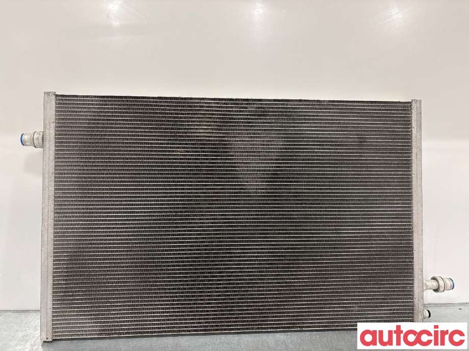 Radiator (automat gir) til Jaguar I-PACE 2018-->>  (JAGUAR|T4K9610|J9D38D100AA)