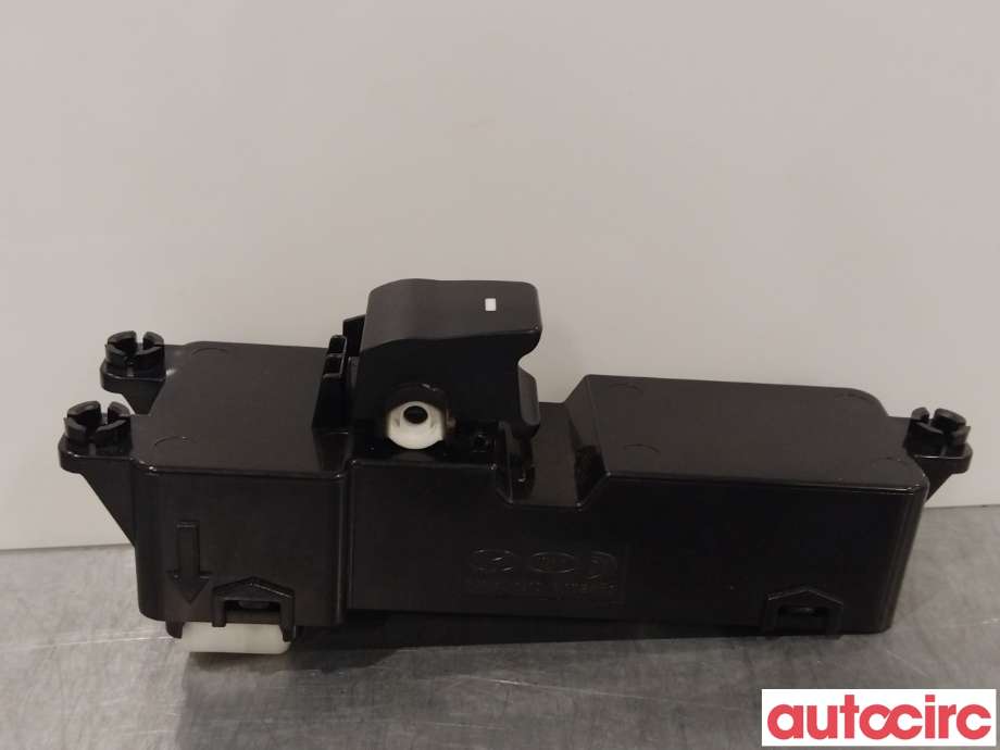 Bryter ruteheis til Hyundai Tucson 2015-2020 (HYUNDAI|93575D30214X|93575D3021)
