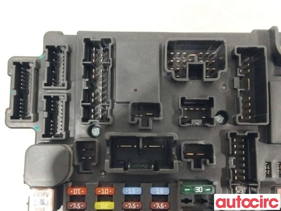Sikringsboks til Peugeot 4008 2012-2017 (PEUGEOT|1610033980|8637A645)