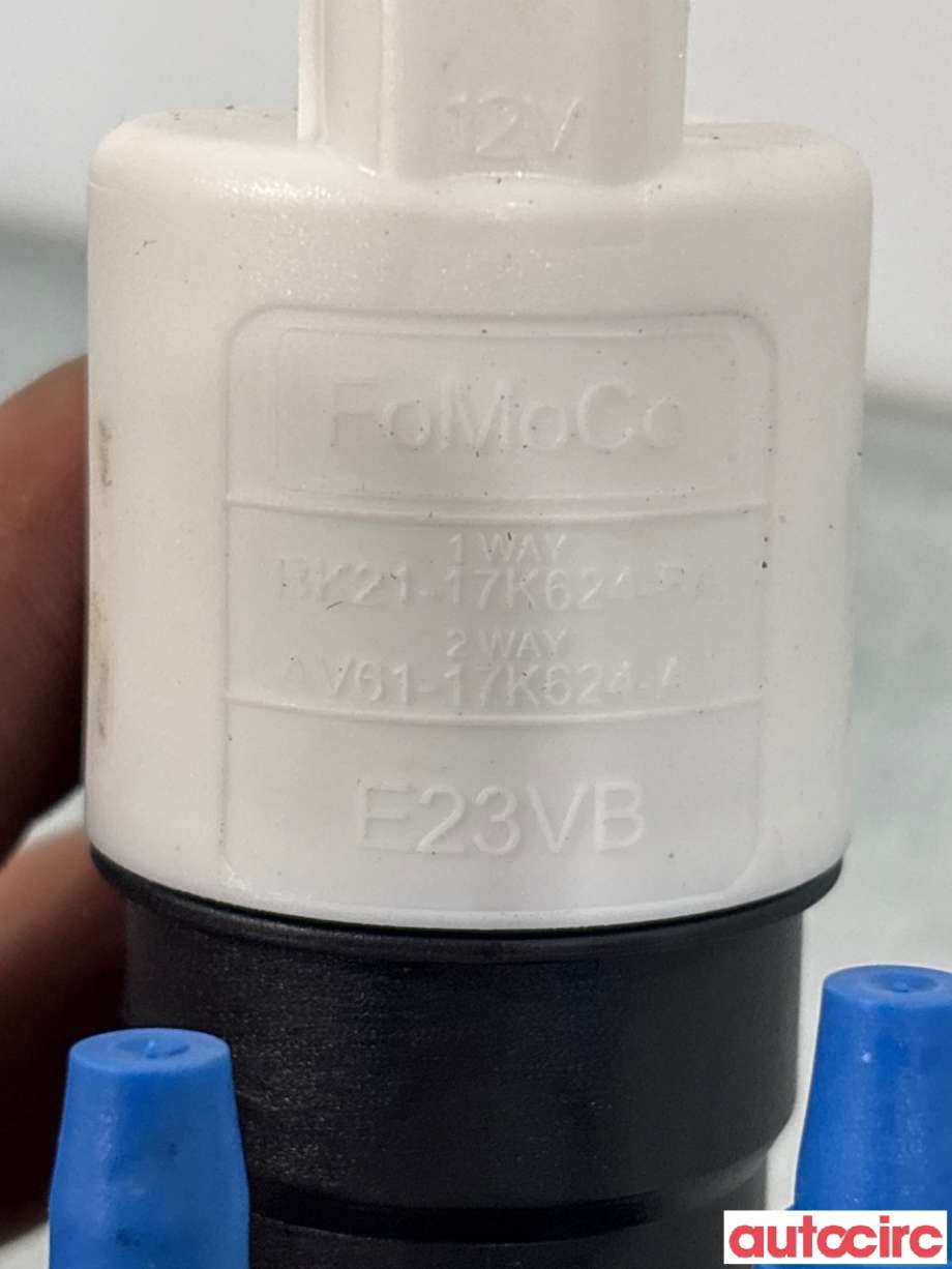 Spylerpumpe foran til Ford C-Max 2015-2019 (Type II, Fase 2)  (FORD|1692412|AV61-17K624-AA)