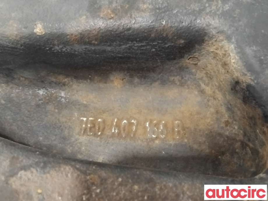 Bærebru høyre foran nedre til VW Transporter / Caravelle 2009-2015 (Fase 2) (T5) (T5) (VOLKSWAGEN|7E0407152B||7E0407166B)
