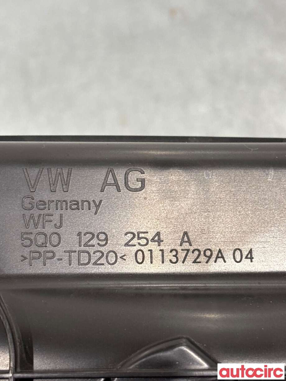 Diverse deler til VW Passat 2015-2019 (Fase 1) (B8) (B8) (VOLKSWAGEN|5Q0129254B|5Q0129254A)