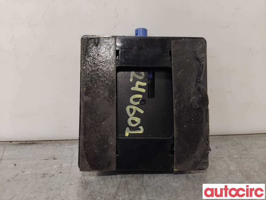 Bilstereo navigasjon til Ford Fiesta 2013-2017 (Type VI, Fase 2)  (FORD|1877488||C1BT-19C175-AA)
