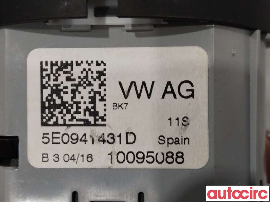 Bryter lys til Škoda Octavia 2013-2016 (Type III, Fase 1)  (SKODA|5E0941431D|)