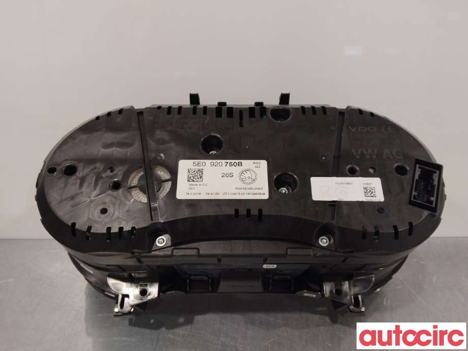 Instrumentpanel til Škoda Octavia 2013-2016 (Type III, Fase 1)  (SKODA|5E0920750B|)