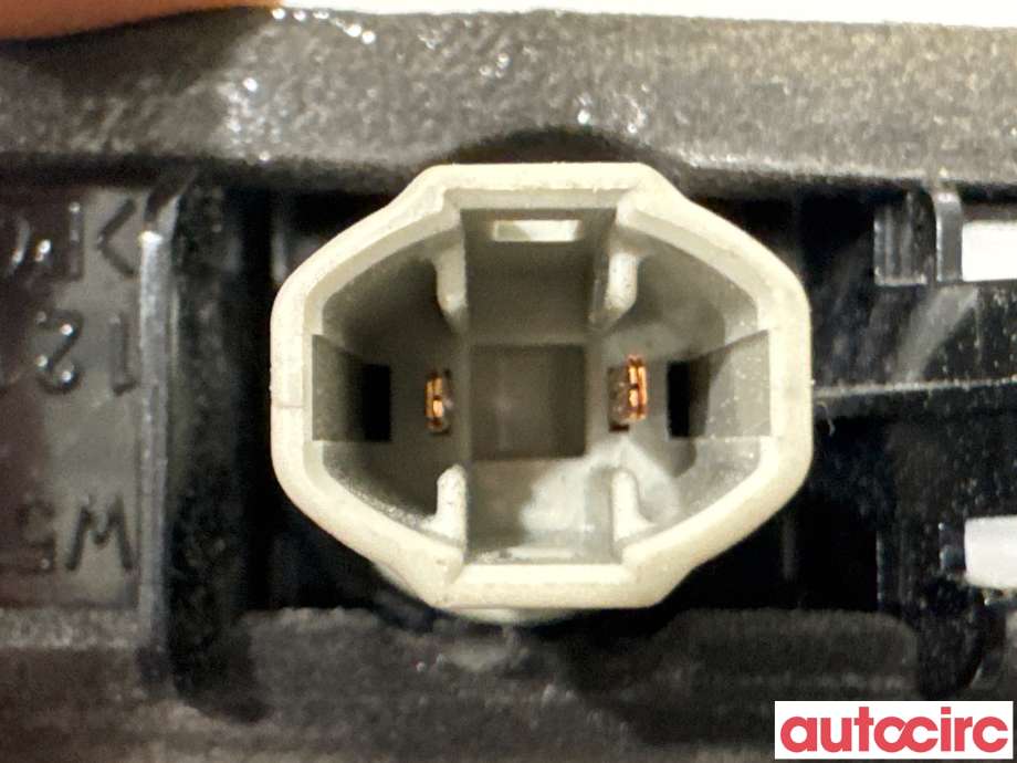 Skiltlys til Toyota RAV4 2016-2019 (Type IV, Fase 2)  (TOYOTA|8127153011|)