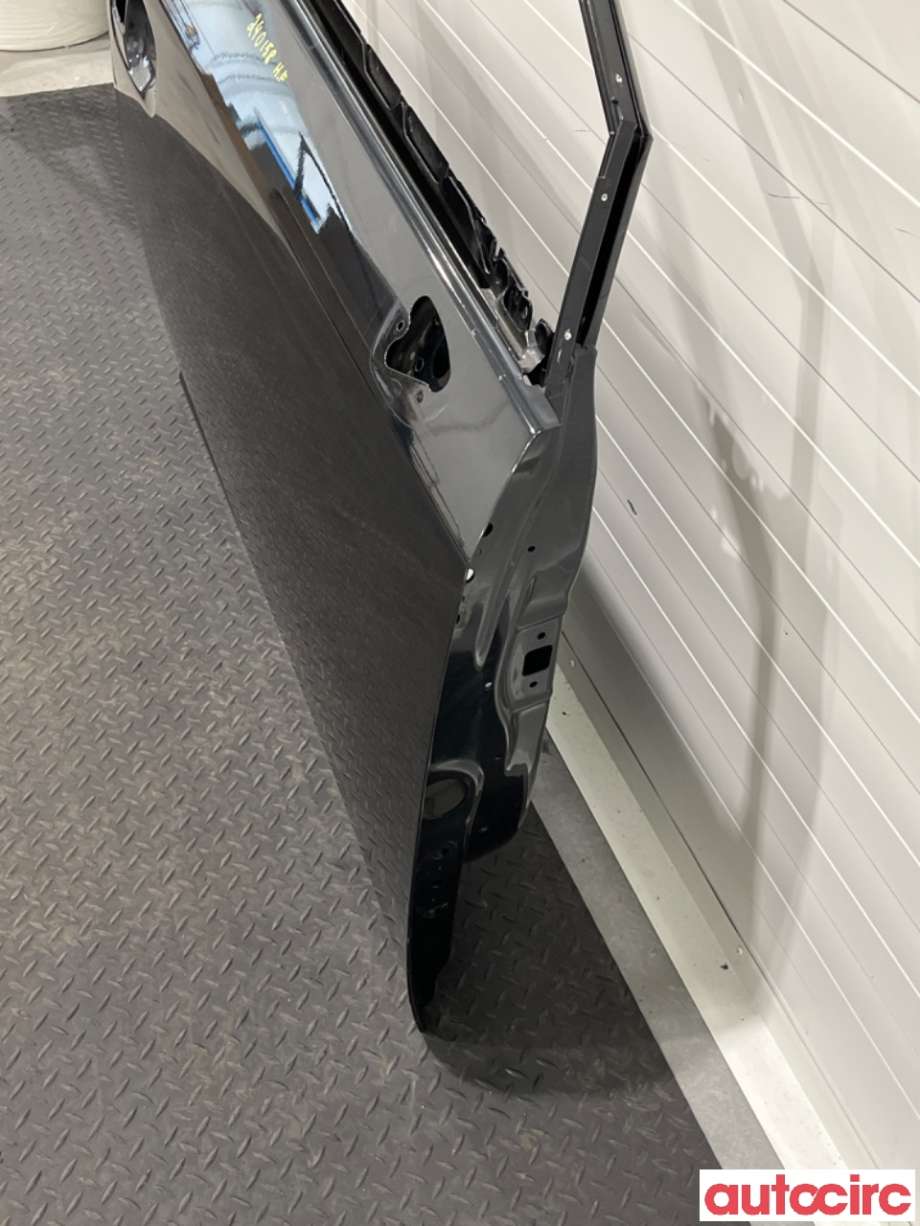 Dør høyre foran til Toyota Avensis 2009-2015 (Type III, Fase 1) (TOYOTA|6700105070|)