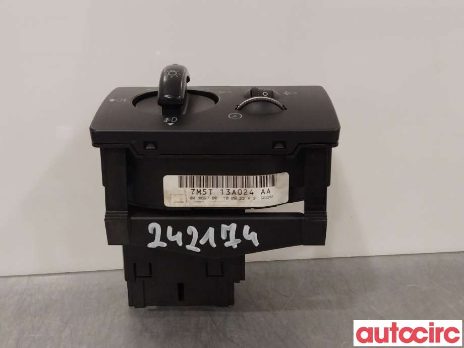 Bryter lys til Ford Kuga 2008-2012 (Type I)  (FORD|1471862|7M5T-13A024-AA)
