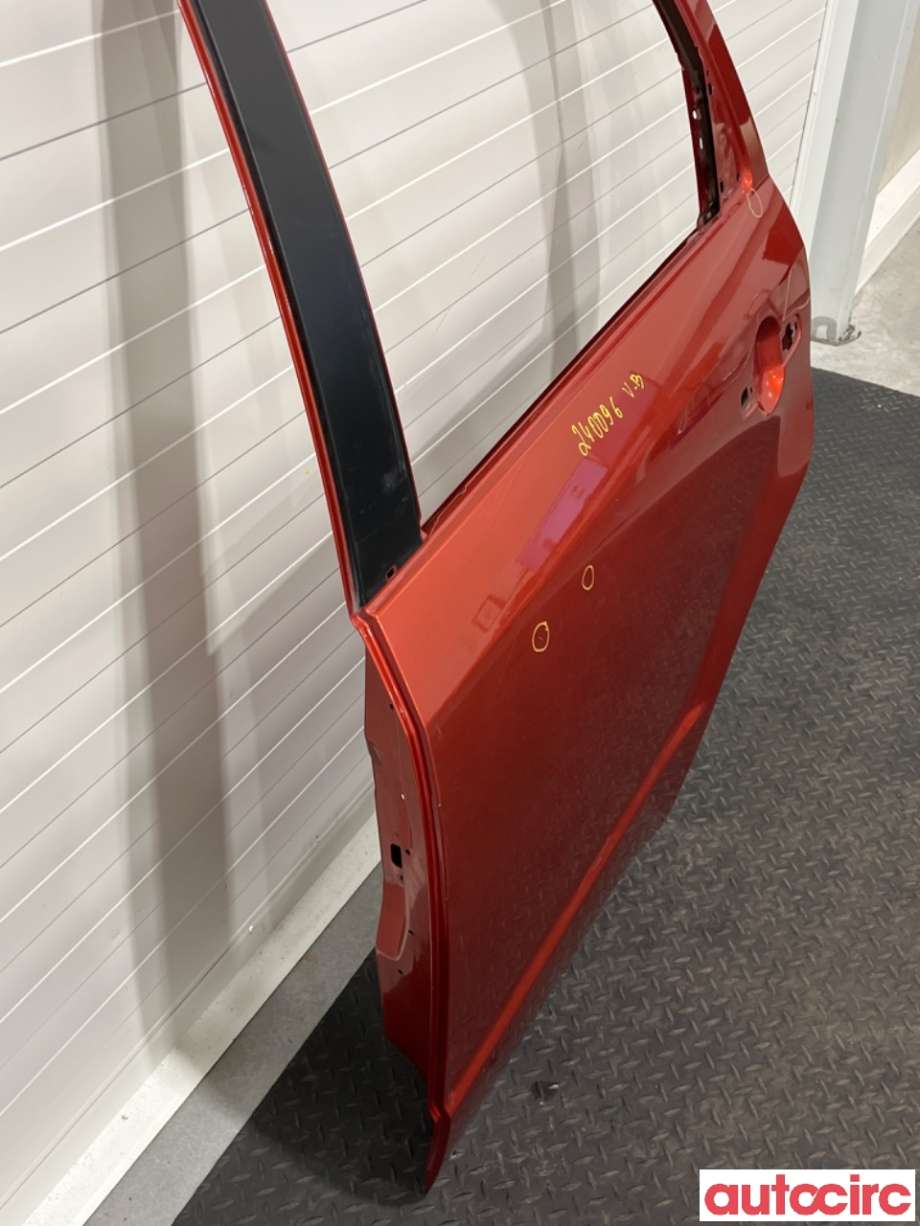 Dør venstre bak til Suzuki SX4 2006-2009 (Type I, Fase 1)  (SUZUKI|6800479J00|)
