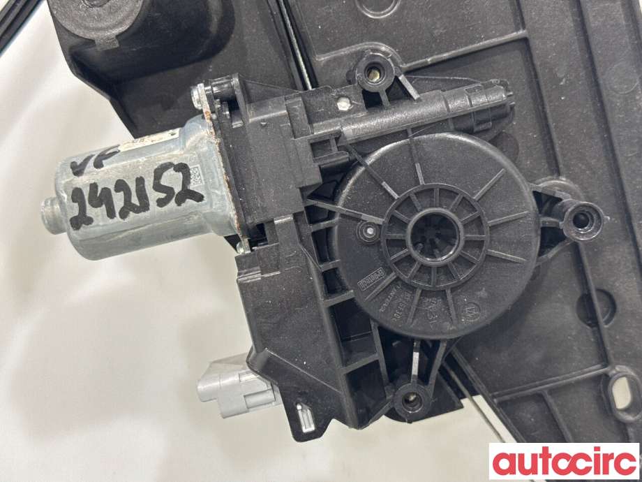 Ruteheis venstre foran til Peugeot 2008 2019-->> (Type II)  (PEUGEOT|9828130780|)