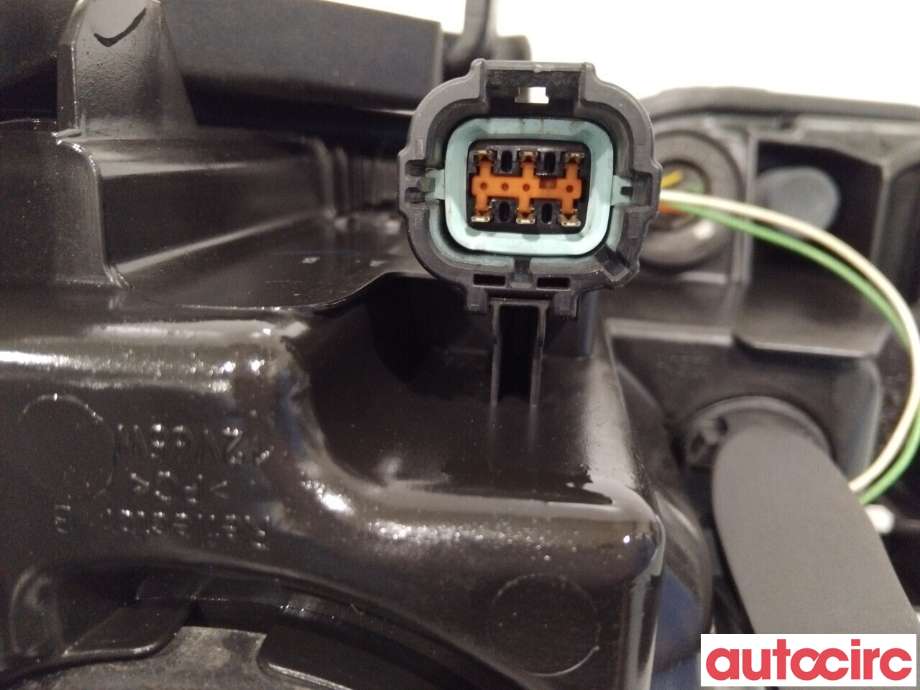 Frontlykt høyre halogen til Nissan Pulsar 2014-->> (NISSAN|260103ZL5A)