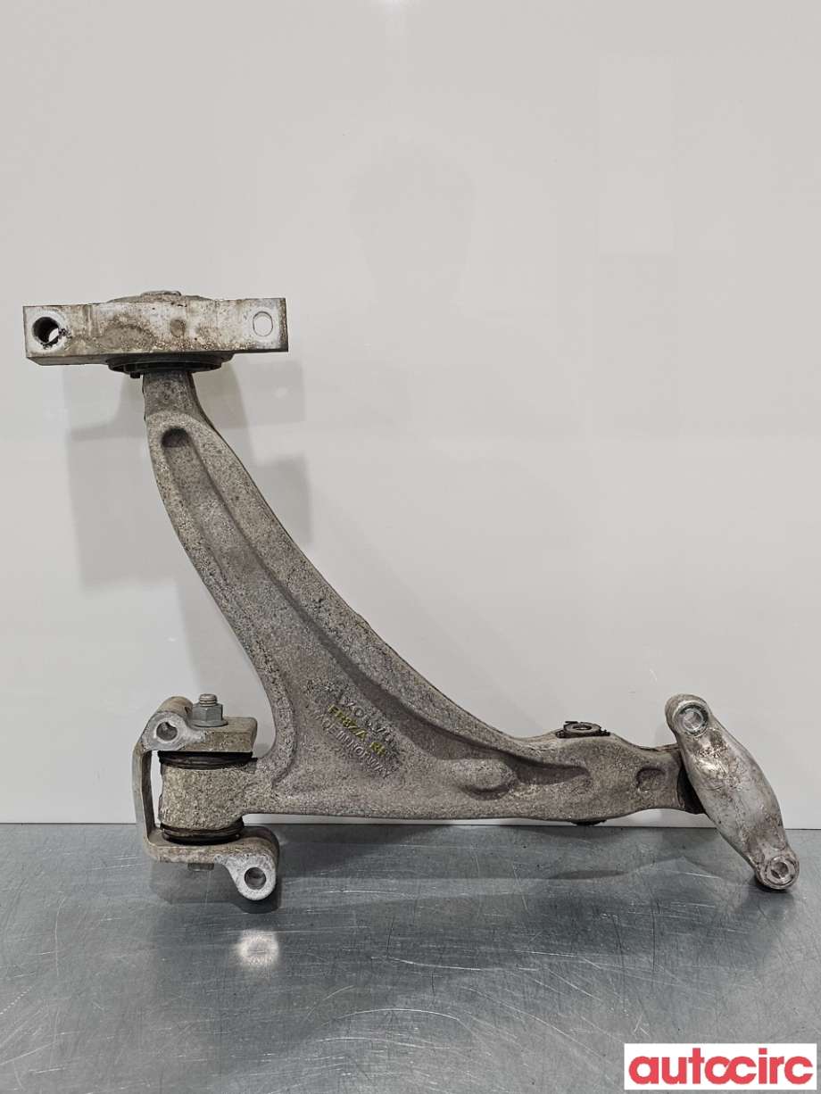Bærebru høyre foran nedre til Volvo V90 / V90 CC / S90 2016-->>  (VOLVO|32370928|FR8ZARH)