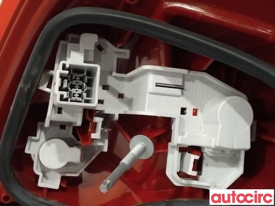 Baklykt høyre til Ford Fiesta 2008-2012 (Type VI, Fase 1)  (FORD|1709552|8A61-13A602-AB)