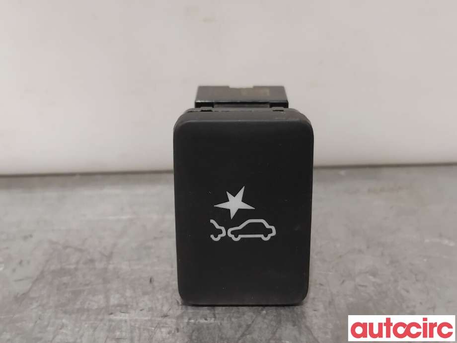 Bryter diverse til Mitsubishi Outlander, 2015-->> (Type III, Fase 2)  (MITSUBISHI|8610A183)