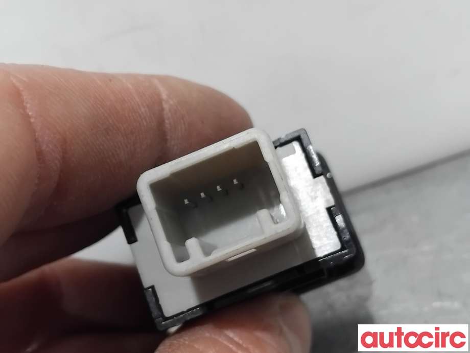 Bryter diverse til Mitsubishi Outlander 2015-->> (Type III, Fase 2) (MITSUBISHI|8610A183|)