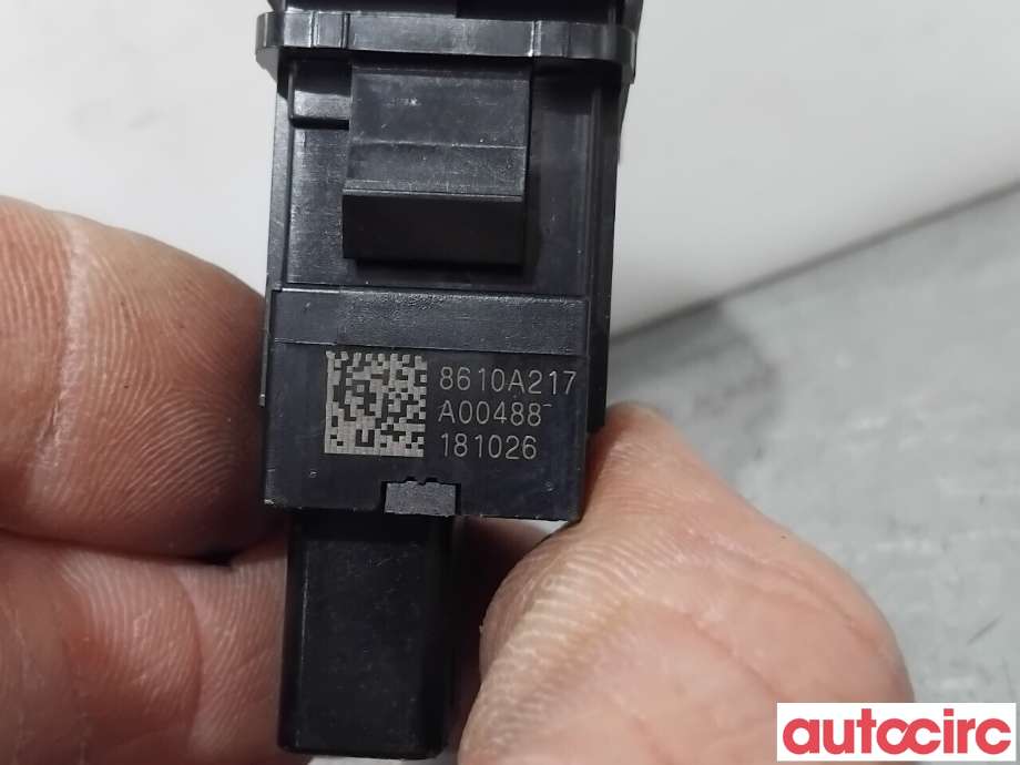 Bryter diverse til Mitsubishi Outlander 2015-->> (Type III, Fase 2) (MITSUBISHI|8610A217|)