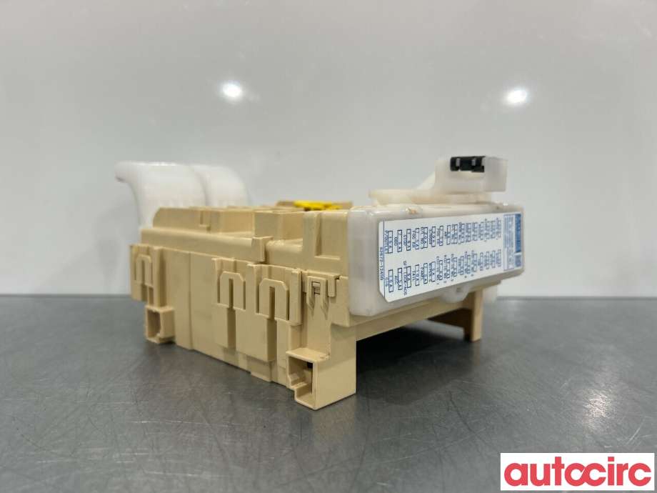 Sikringsboks til Toyota Auris 2013-2015 (Type II, Fase 1) (TOYOTA|8273012X70|8273012X70A)