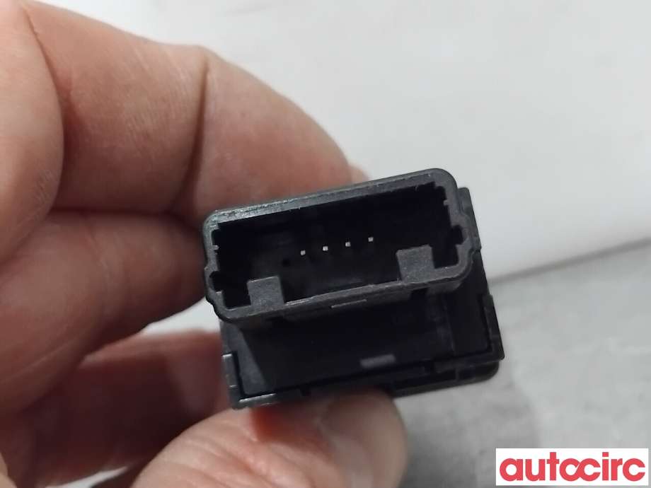 Bryter diverse til Mitsubishi Outlander 2015-->> (Type III, Fase 2)  (MITSUBISHI|8610A218|)
