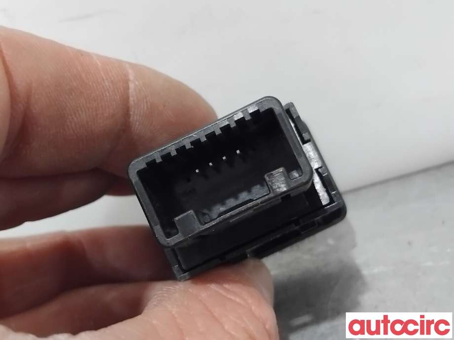 Bryter diverse til Mitsubishi Outlander 2015-->> (Type III, Fase 2) (MITSUBISHI|8610A204|)