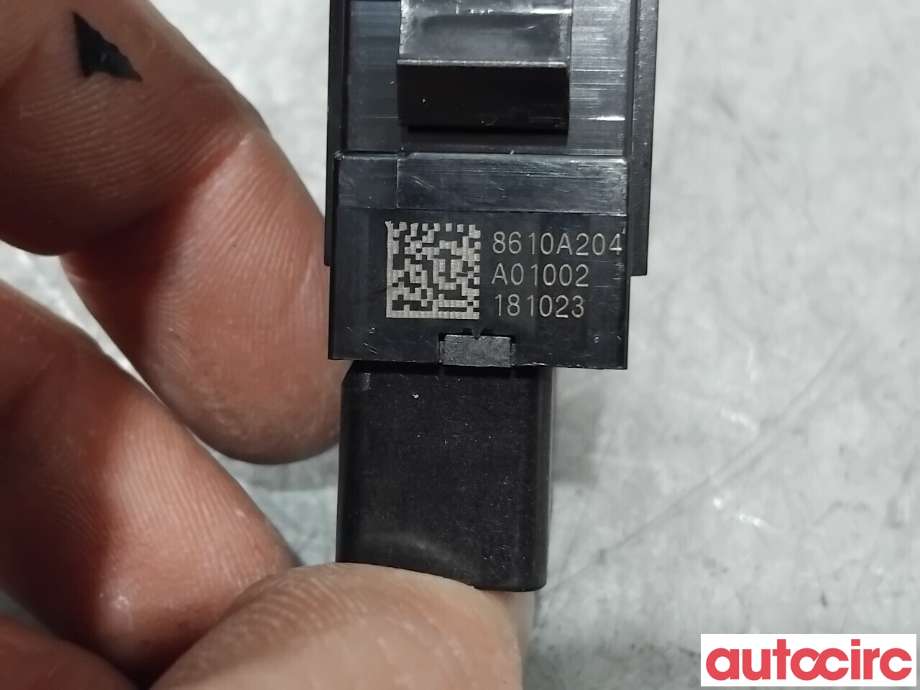 Bryter diverse til Mitsubishi Outlander 2015-->> (Type III, Fase 2) (MITSUBISHI|8610A204|)
