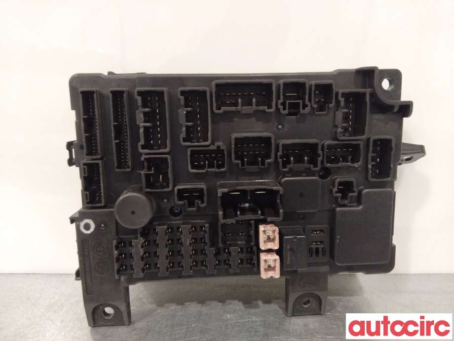 Sikringsboks til Mitsubishi Outlander, 2015-->> (Type III, Fase 2)  (MITSUBISHI|8637C610)