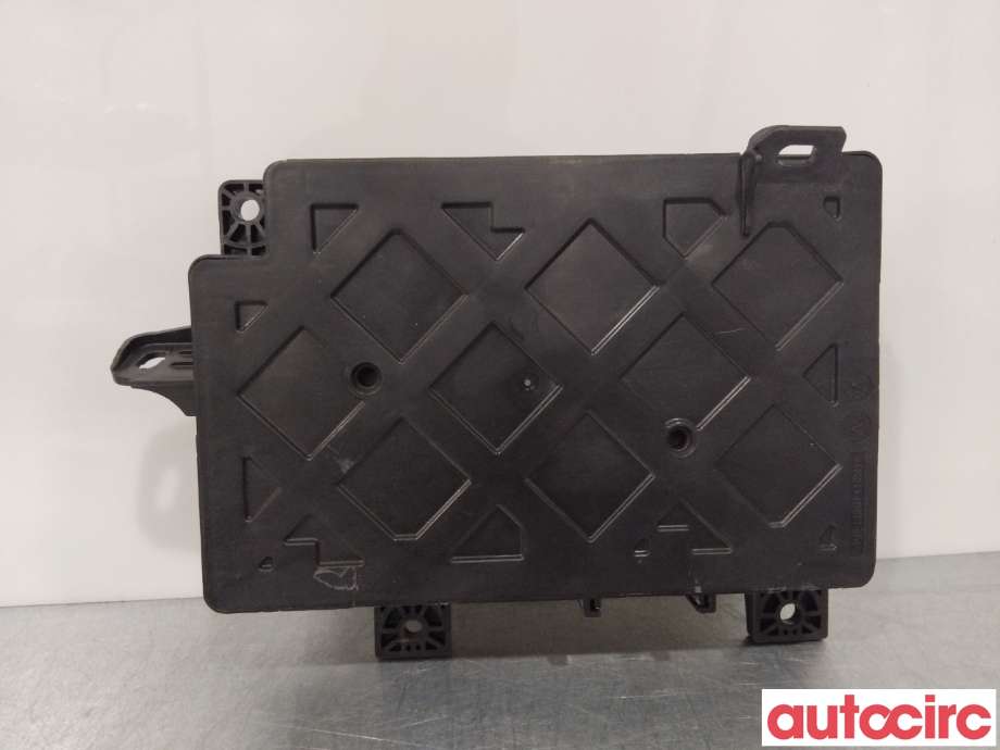 Sikringsboks til Mitsubishi Outlander 2015-->> (Type III, Fase 2) (MITSUBISHI|8637C610|)