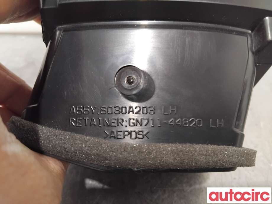 Dashbord friskluftdyse til Mitsubishi Outlander 2015-->> (Type III, Fase 2) (MITSUBISHI|8030A203|)