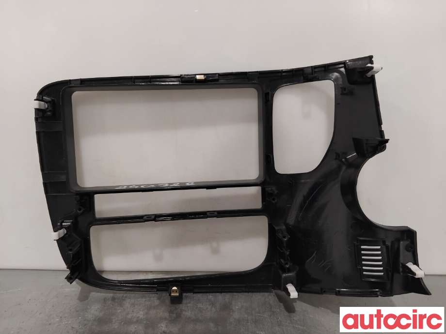 Innredning diverse til Mitsubishi Outlander 2015-->> (Type III, Fase 2)  (MITSUBISHI|8002B297XA||8002B294)