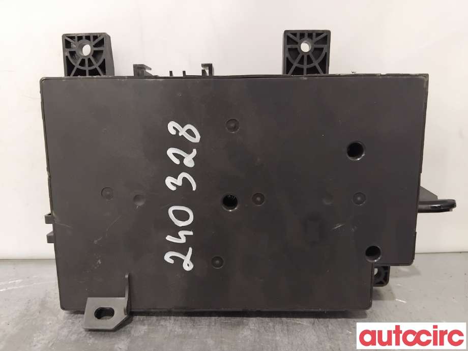 Sikringsboks til Mitsubishi Outlander 2015-->> (Type III, Fase 2) (MITSUBISHI|8637A867|)