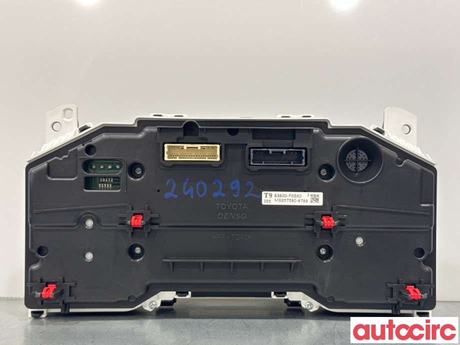 Instrumentpanel til Toyota Yaris Cross (SUV) 2021-->> (TOYOTA|83800F5B60||83800-F5B60)