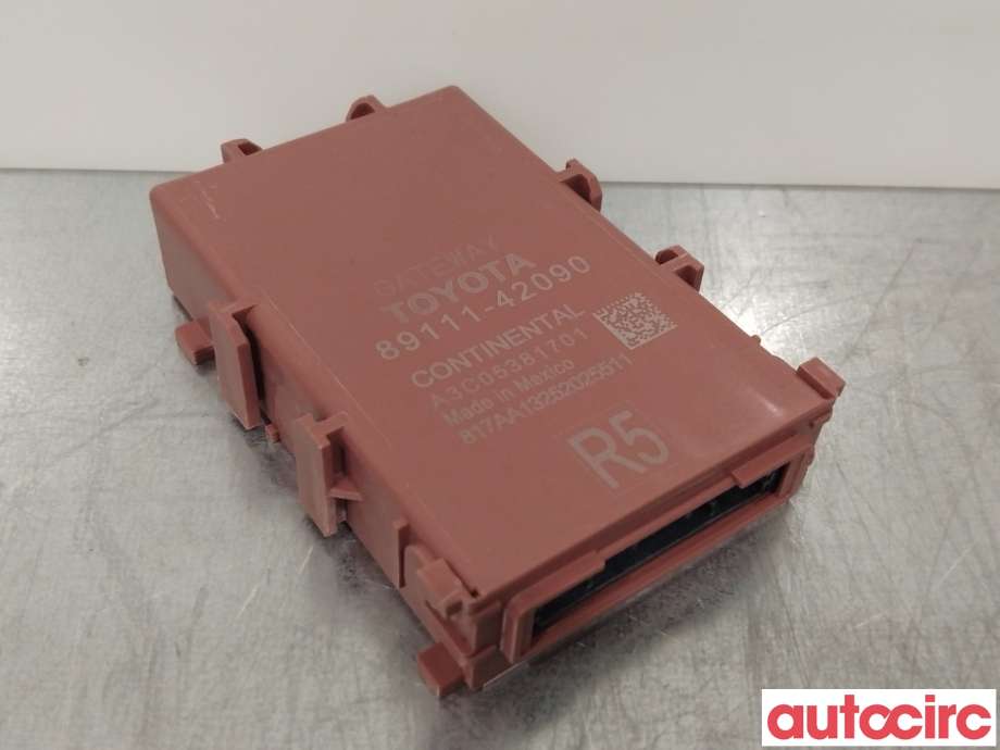 Diverse deler til Toyota RAV4 2019-->> (Type V)  (TOYOTA|8911142090)