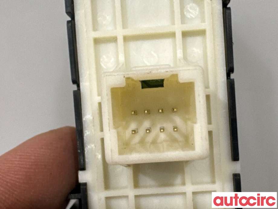 Bryter diverse til Toyota Yaris Cross (SUV) 2021-->> (TOYOTA|84970K0020|)
