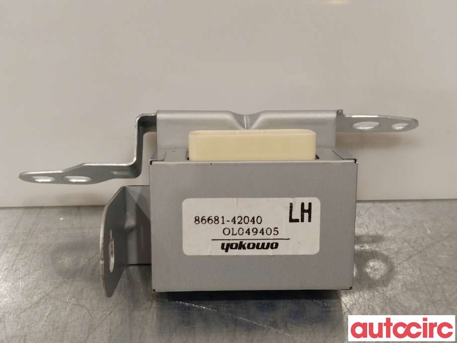 Antenne forsterker til Toyota RAV4, 2019-->> (Type V)  (TOYOTA|8668142040)