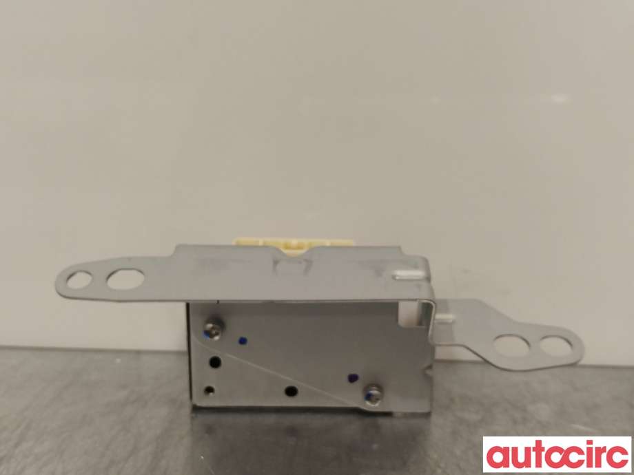 Antenne forsterker til Toyota RAV4 2019-->> (Type V) (TOYOTA|8668142040)