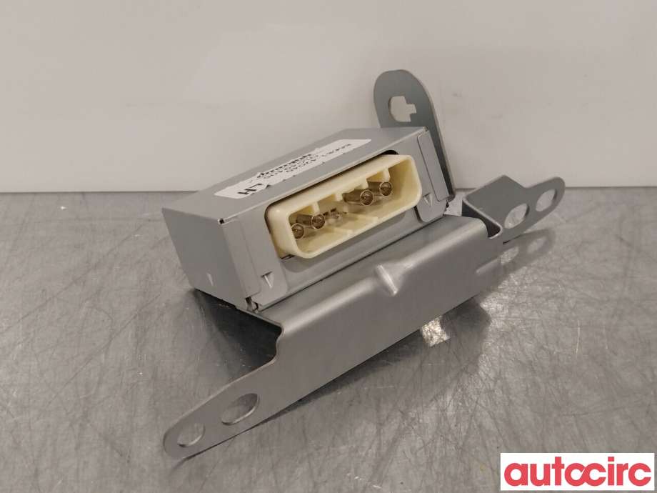 Antenne forsterker til Toyota RAV4 2019-->> (Type V) (TOYOTA|8668142040)