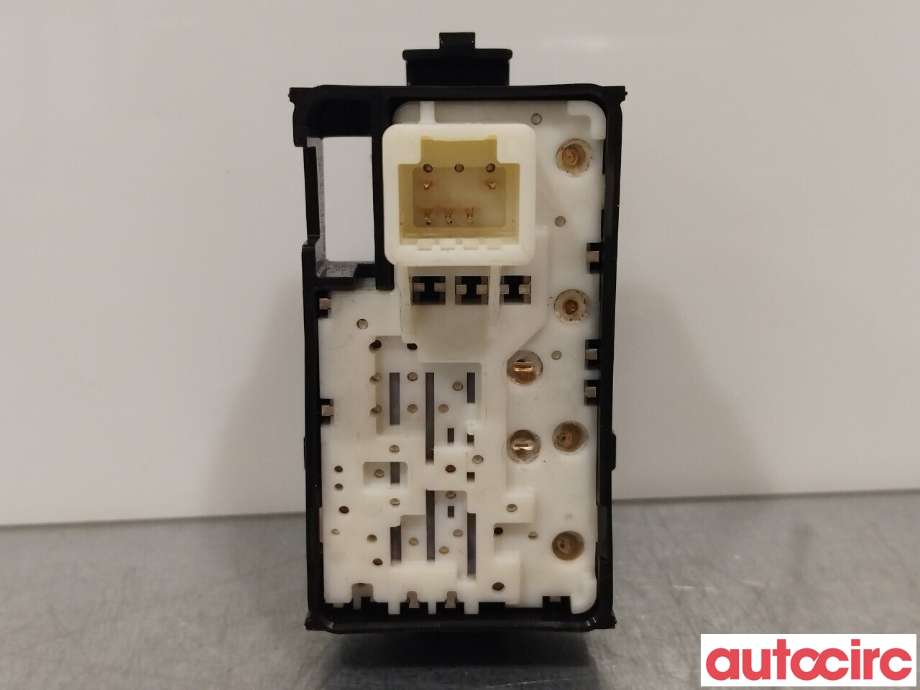 Bryter ruteheis til Toyota Auris 2013-2015 (Type II, Fase 1) (TOYOTA|8481002140|)