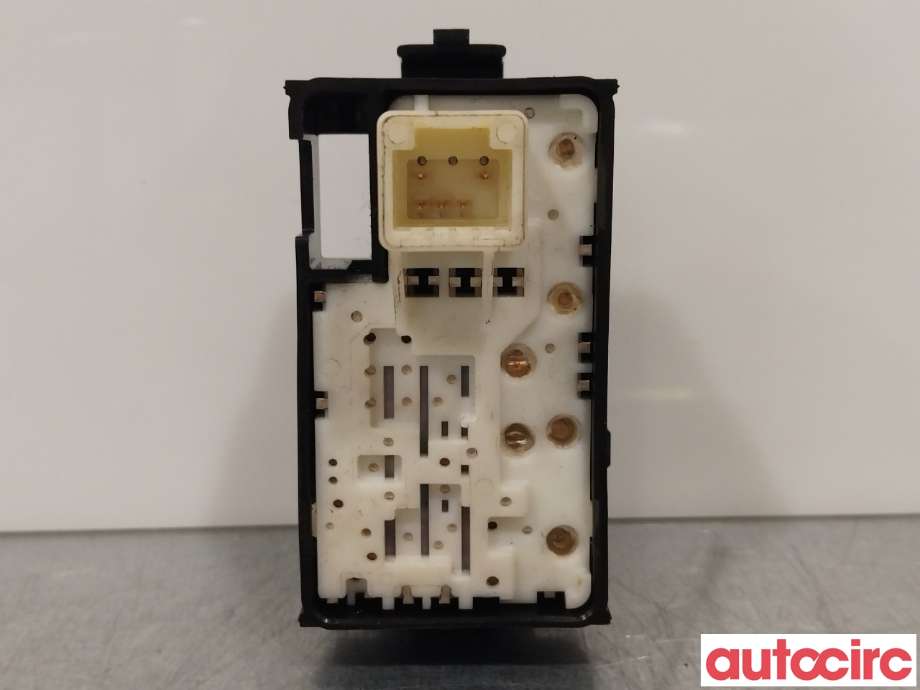 Bryter ruteheis til Toyota Auris 2013-2015 (Type II, Fase 1) (TOYOTA|8481002140|)