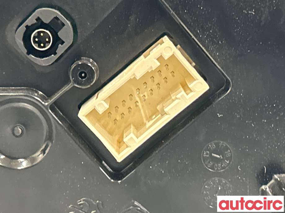 Instrumentpanel til Peugeot 5008 2017-->> (Type II)  (PEUGEOT|9845245180|9830555480)