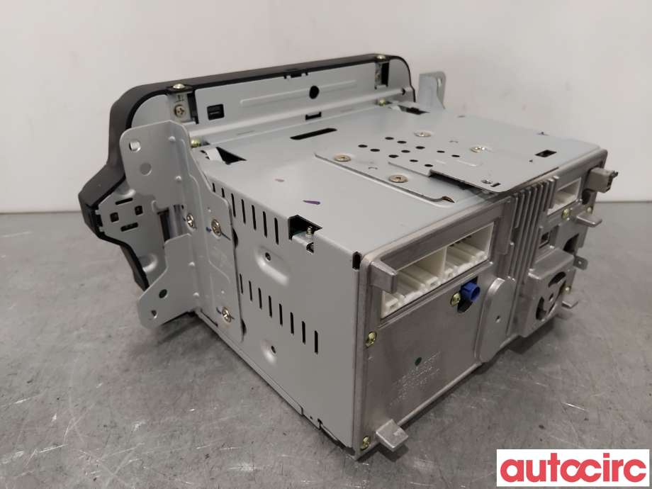 Bilstereo navigasjon til Kia Cee