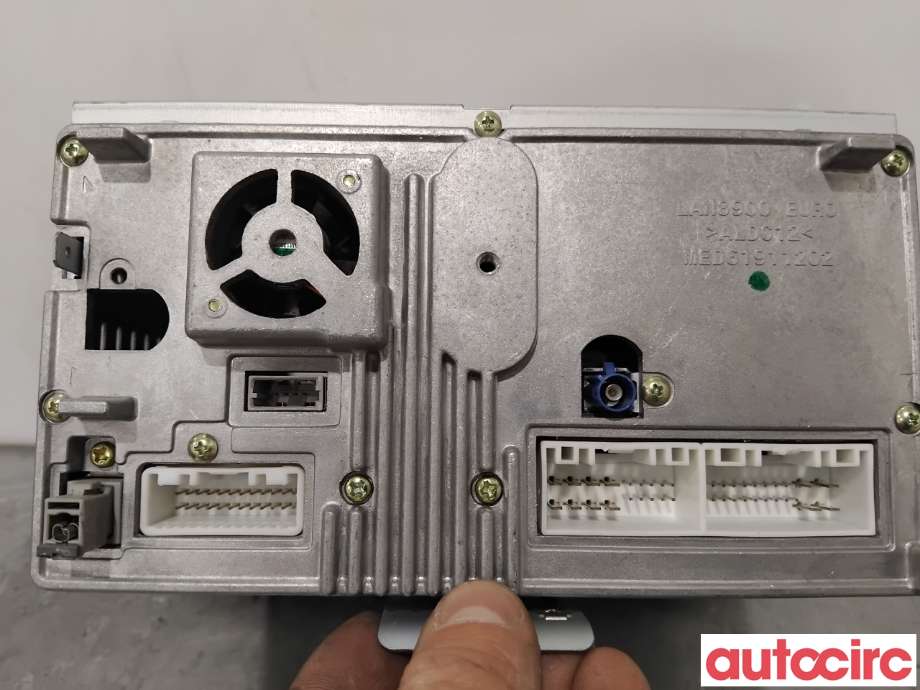Bilstereo navigasjon til Kia Cee