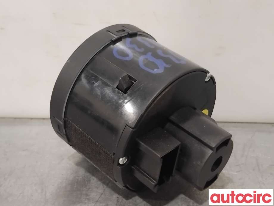 Bryter lys til VW Scirocco 2008-2013  (VOLKSWAGEN|3C8941431N|)