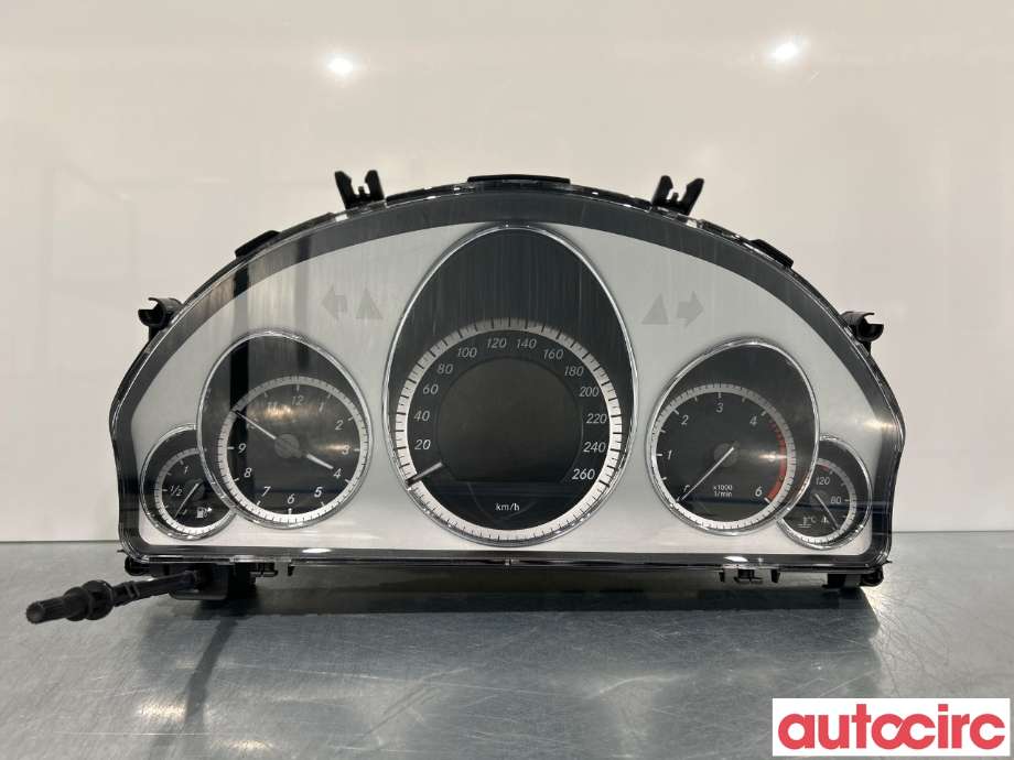 Instrumentpanel til Mercedes E-Klasse, 2009-2013 (Fase 1) (W212) (W212) (MERCEDES|A2129003010)