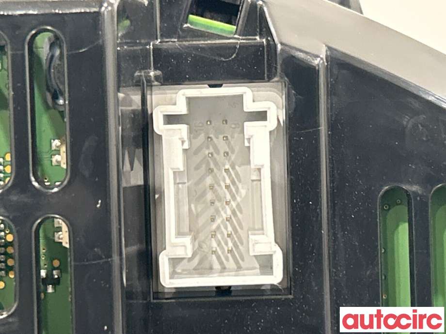 Instrumentpanel til Mercedes C-Klasse 2011-2014 (Fase 2) (W204) (W204) (MERCEDES|A2049004108)
