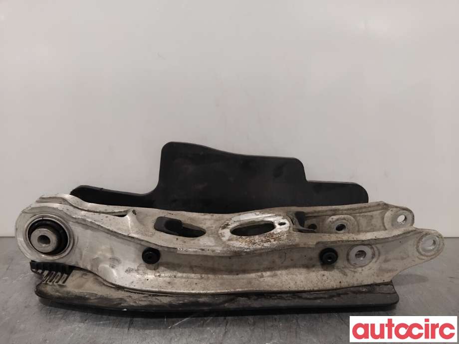 Bærebru høyre bak til Audi A4 2020-->> (Type V, Fase 2) (B9) (B9) (AUDI|8W0505311H|)