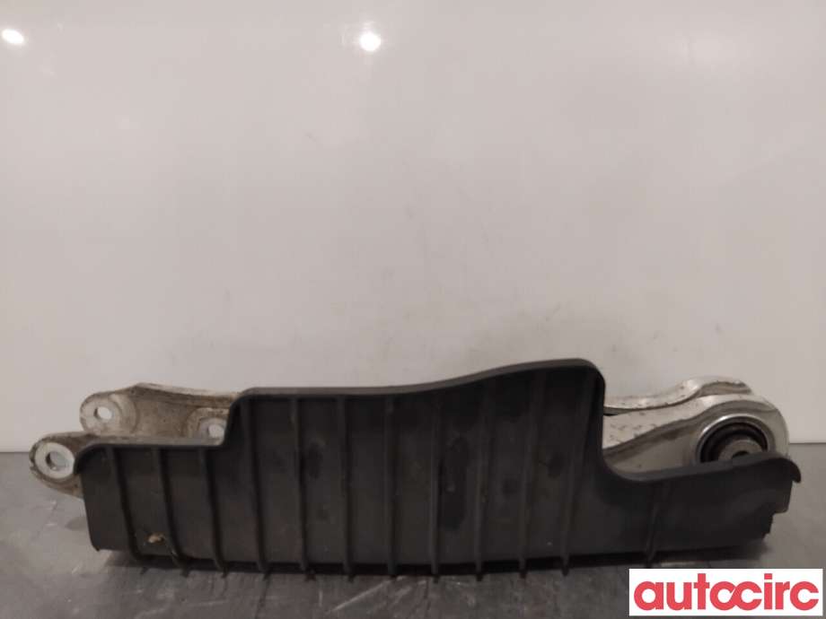 Bærebru høyre bak til Audi A4 2020-->> (Type V, Fase 2) (B9) (B9) (AUDI|8W0505311H|)