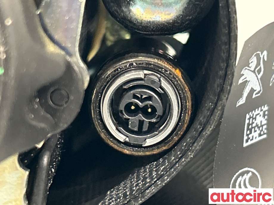 Sikkerhetsbelte foran høyre til Peugeot 208 2019-->> (Type II)  (PEUGEOT|98208525XX)