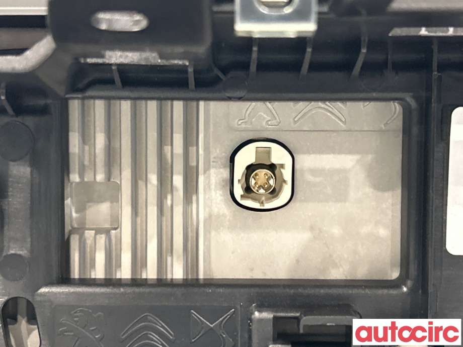 Multimedia display (MCU - Media Controller Unit) til Peugeot 208 2019-->> (Type II)  (PEUGEOT|9841452080)