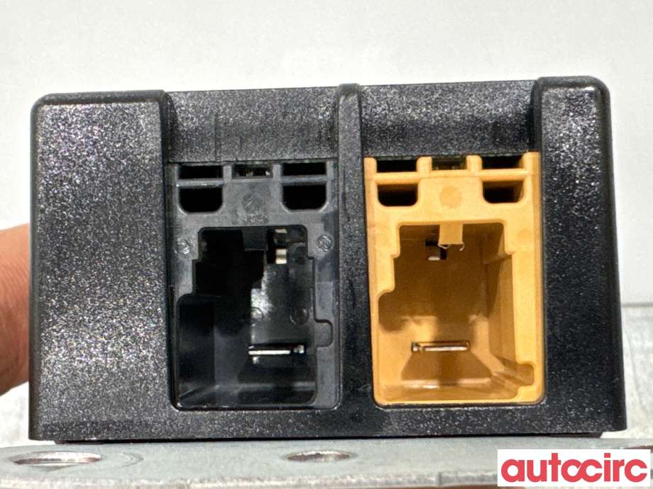 Antenne forsterker til VW Tiguan 2011-2016 (Type I, Fase 2)  (VOLKSWAGEN|5N0035570A|)