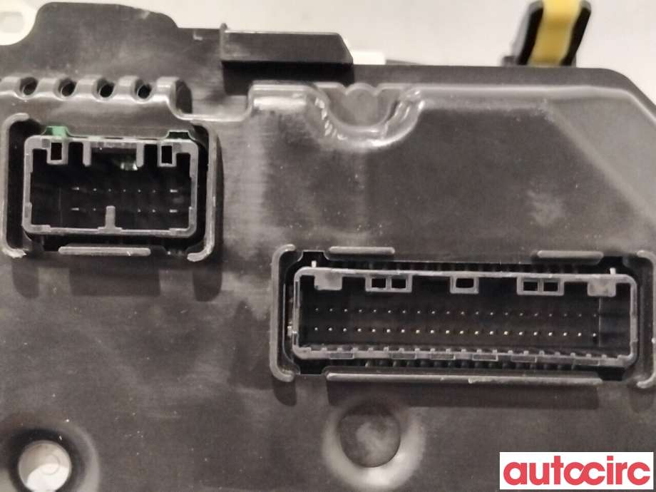 Instrumentpanel til Toyota Yaris 2014-2020 (Type III, Fase 2)  (TOYOTA|838000UC90|MB157570-3950|83800-0UC90)