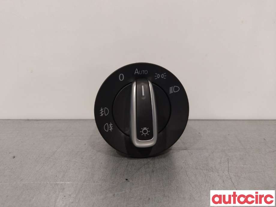 Bryter lys til VW Golf VI, 2008-2012  (VOLKSWAGEN|3C8941431N)